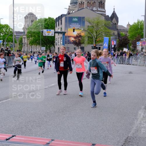 25.04.2026 - Das Zehntel Tim E. http://msf.ph/oto/9570052 25.04.2026 09:00:30 Ziel 1011, 1013, 1115, 1485, 1495, 1541, 1607, 1609, 1611, 1613, 1618, 1927, 2223, 2351, 2360, 2361, 2364, 2366, 2500, 2531, 2542, 2546, 2722, 2725, 2740, 2760, 3094, 3139, 3265, 3292, 3349, 3363, 3409, 3704, 3706, 3914 meine-sportfotos.de