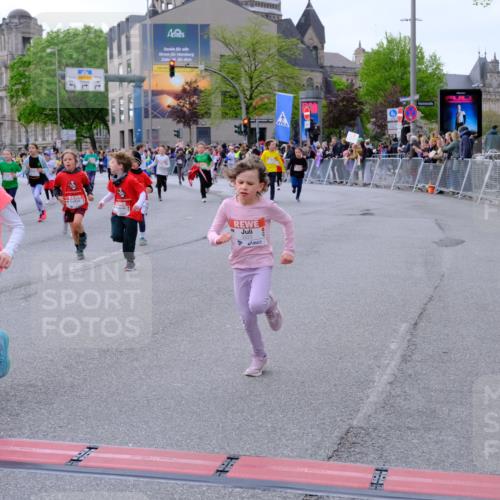 25.04.2026 - Das Zehntel Tim E. http://msf.ph/oto/9570059 25.04.2026 09:00:32 Ziel 1011, 1013, 1115, 1495, 1541, 1607, 1609, 1611, 1613, 1618, 1722, 1746, 1822, 1927, 2223, 2351, 2360, 2361, 2366, 2500, 2531, 2542, 2546, 2716, 2722, 2725, 2740, 2760, 3094, 3139, 3265, 3292, 3349, 3363, 3409, 3914 meine-sportfotos.de