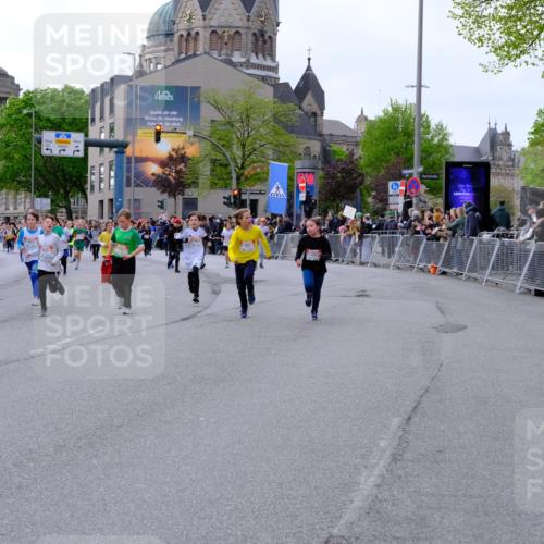 25.04.2026 - Das Zehntel Tim E. http://msf.ph/oto/9570068 25.04.2026 09:00:35 Ziel 1011, 1013, 1349, 1444, 1447, 1452, 1495, 1607, 1613, 1618, 1722, 1746, 1822, 2223, 2360, 2361, 2366, 2500, 2531, 2542, 2546, 2716, 2740, 2760, 3139, 3265, 3292, 3349, 3363, 3409, 3619, 3623, 3914 meine-sportfotos.de