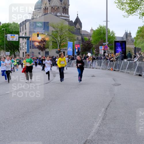 25.04.2026 - Das Zehntel Tim E. http://msf.ph/oto/9570069 25.04.2026 09:00:35 Ziel 1011, 1013, 1349, 1444, 1447, 1452, 1495, 1607, 1613, 1618, 1722, 1746, 1822, 2223, 2360, 2361, 2366, 2500, 2531, 2542, 2546, 2716, 2740, 2760, 3139, 3265, 3292, 3349, 3363, 3409, 3619, 3623, 3914 meine-sportfotos.de