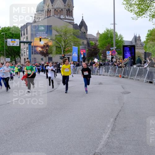 25.04.2026 - Das Zehntel Tim E. http://msf.ph/oto/9570070 25.04.2026 09:00:35 Ziel 1011, 1013, 1349, 1444, 1447, 1452, 1495, 1607, 1613, 1618, 1722, 1746, 1822, 2223, 2360, 2361, 2366, 2500, 2531, 2542, 2546, 2716, 2740, 2760, 3139, 3265, 3292, 3349, 3363, 3409, 3619, 3623, 3914 meine-sportfotos.de