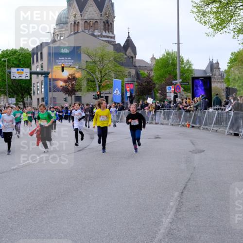 25.04.2026 - Das Zehntel Tim E. http://msf.ph/oto/9570071 25.04.2026 09:00:35 Ziel 1011, 1013, 1349, 1444, 1447, 1452, 1495, 1607, 1613, 1618, 1722, 1746, 1822, 2223, 2360, 2361, 2366, 2500, 2531, 2542, 2546, 2716, 2740, 2760, 3139, 3265, 3292, 3349, 3363, 3409, 3619, 3623, 3914 meine-sportfotos.de