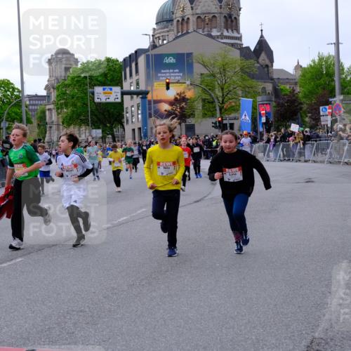 25.04.2026 - Das Zehntel Tim E. http://msf.ph/oto/9570074 25.04.2026 09:00:37 Ziel 1011, 1013, 1349, 1406, 1444, 1447, 1452, 1493, 1495, 1722, 1746, 1822, 2223, 2360, 2361, 2366, 2493, 2500, 2531, 2542, 2546, 2587, 2627, 2628, 2716, 2743, 2879, 3139, 3265, 3292, 3349, 3363, 3409, 3471, 3619, 3623, 3914 meine-sportfotos.de