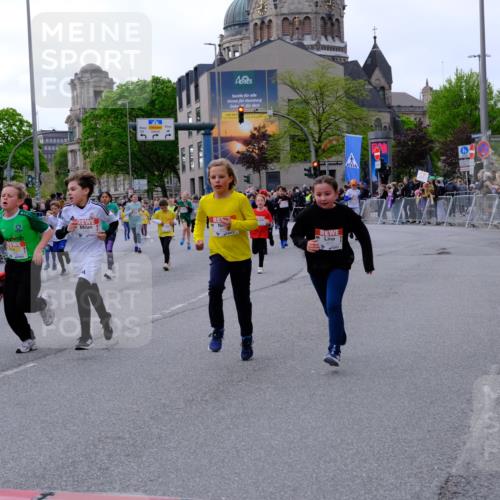25.04.2026 - Das Zehntel Tim E. http://msf.ph/oto/9570075 25.04.2026 09:00:37 Ziel 1011, 1013, 1349, 1406, 1444, 1447, 1452, 1493, 1495, 1722, 1746, 1822, 2223, 2360, 2361, 2366, 2493, 2500, 2531, 2542, 2546, 2587, 2627, 2628, 2716, 2743, 2879, 3139, 3265, 3292, 3349, 3363, 3409, 3471, 3619, 3623, 3914 meine-sportfotos.de