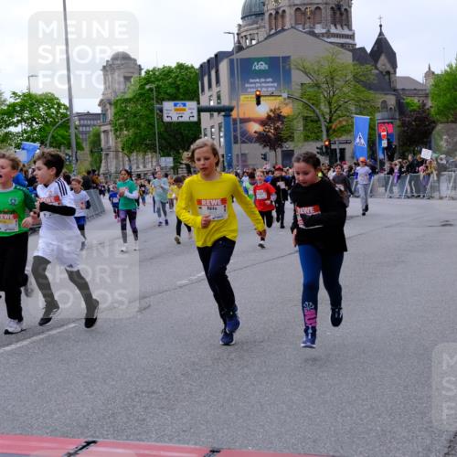 25.04.2026 - Das Zehntel Tim E. http://msf.ph/oto/9570078 25.04.2026 09:00:37 Ziel 1011, 1013, 1349, 1406, 1444, 1447, 1452, 1493, 1495, 1722, 1746, 1822, 2223, 2360, 2361, 2366, 2493, 2500, 2531, 2542, 2546, 2587, 2627, 2628, 2716, 2743, 2879, 3139, 3265, 3292, 3349, 3363, 3409, 3471, 3619, 3623, 3914 meine-sportfotos.de