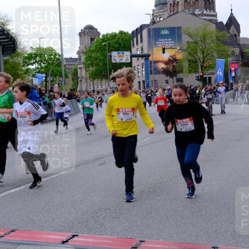 25.04.2026 - Das Zehntel Tim E. http://msf.ph/oto/9570080 25.04.2026 09:00:37 Ziel 1011, 1013, 1349, 1406, 1444, 1447, 1452, 1493, 1495, 1722, 1746, 1822, 2223, 2360, 2361, 2366, 2493, 2500, 2531, 2542, 2546, 2587, 2627, 2628, 2716, 2743, 2879, 3139, 3265, 3292, 3349, 3363, 3409, 3471, 3619, 3623, 3914 meine-sportfotos.de