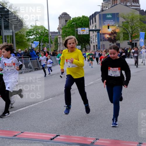 25.04.2026 - Das Zehntel Tim E. http://msf.ph/oto/9570082 25.04.2026 09:00:38 Ziel 1011, 1013, 1349, 1406, 1444, 1447, 1452, 1493, 1495, 1722, 1746, 1822, 2223, 2360, 2361, 2366, 2493, 2500, 2531, 2542, 2546, 2587, 2627, 2628, 2716, 2743, 2879, 2967, 3265, 3292, 3349, 3409, 3471, 3619, 3623, 3878, 3914 meine-sportfotos.de
