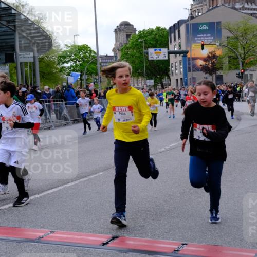 25.04.2026 - Das Zehntel Tim E. http://msf.ph/oto/9570083 25.04.2026 09:00:38 Ziel 1011, 1013, 1349, 1406, 1444, 1447, 1452, 1493, 1495, 1722, 1746, 1822, 2223, 2360, 2361, 2366, 2493, 2500, 2531, 2542, 2546, 2587, 2627, 2628, 2716, 2743, 2879, 2967, 3265, 3292, 3349, 3409, 3471, 3619, 3623, 3878, 3914 meine-sportfotos.de