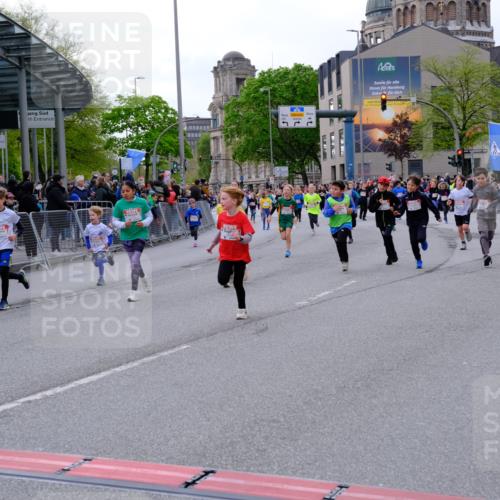 25.04.2026 - Das Zehntel Tim E. http://msf.ph/oto/9570087 25.04.2026 09:00:39 Ziel 1011, 1013, 1349, 1406, 1444, 1447, 1452, 1493, 1495, 1635, 1643, 1722, 1746, 1822, 2223, 2360, 2361, 2366, 2493, 2500, 2531, 2542, 2546, 2587, 2627, 2628, 2716, 2743, 2879, 2967, 3292, 3409, 3471, 3514, 3540, 3619, 3623, 3878, 3914 meine-sportfotos.de