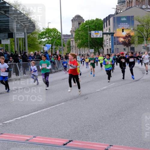 25.04.2026 - Das Zehntel Tim E. http://msf.ph/oto/9570088 25.04.2026 09:00:39 Ziel 1011, 1013, 1349, 1406, 1444, 1447, 1452, 1493, 1495, 1635, 1643, 1722, 1746, 1822, 2223, 2360, 2361, 2366, 2493, 2500, 2531, 2542, 2546, 2587, 2627, 2628, 2716, 2743, 2879, 2967, 3292, 3409, 3471, 3514, 3540, 3619, 3623, 3878, 3914 meine-sportfotos.de