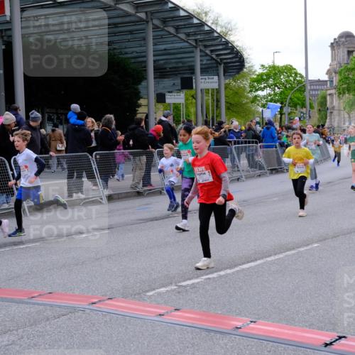 25.04.2026 - Das Zehntel Tim E. http://msf.ph/oto/9570093 25.04.2026 09:00:40 Ziel 1349, 1406, 1444, 1447, 1452, 1493, 1635, 1643, 1722, 1746, 1822, 2360, 2361, 2366, 2493, 2500, 2531, 2542, 2546, 2587, 2627, 2628, 2716, 2743, 2879, 2967, 3471, 3514, 3540, 3619, 3623, 3878, 3914 meine-sportfotos.de