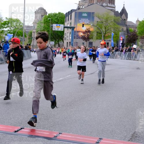 25.04.2026 - Das Zehntel Tim E. http://msf.ph/oto/9570102 25.04.2026 09:00:42 Ziel 1349, 1406, 1444, 1447, 1452, 1493, 1635, 1643, 1722, 1746, 1751, 1822, 1893, 1919, 2240, 2350, 2493, 2587, 2627, 2628, 2716, 2743, 2879, 2967, 3471, 3514, 3540, 3619, 3623, 3878 meine-sportfotos.de