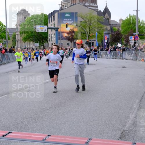 25.04.2026 - Das Zehntel Tim E. http://msf.ph/oto/9570103 25.04.2026 09:00:43 Ziel 1349, 1406, 1444, 1447, 1452, 1493, 1635, 1643, 1722, 1746, 1751, 1822, 1893, 1919, 2240, 2350, 2493, 2587, 2627, 2628, 2716, 2724, 2743, 2879, 2967, 3471, 3514, 3540, 3619, 3623, 3878 meine-sportfotos.de