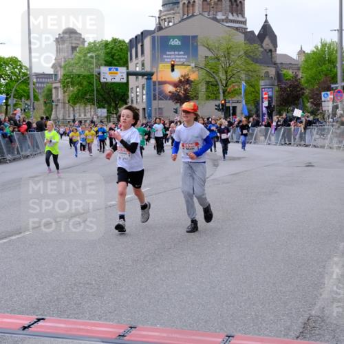 25.04.2026 - Das Zehntel Tim E. http://msf.ph/oto/9570105 25.04.2026 09:00:43 Ziel 1349, 1406, 1444, 1447, 1452, 1493, 1635, 1643, 1722, 1746, 1751, 1822, 1893, 1919, 2240, 2350, 2493, 2587, 2627, 2628, 2716, 2724, 2743, 2879, 2967, 3471, 3514, 3540, 3619, 3623, 3878 meine-sportfotos.de