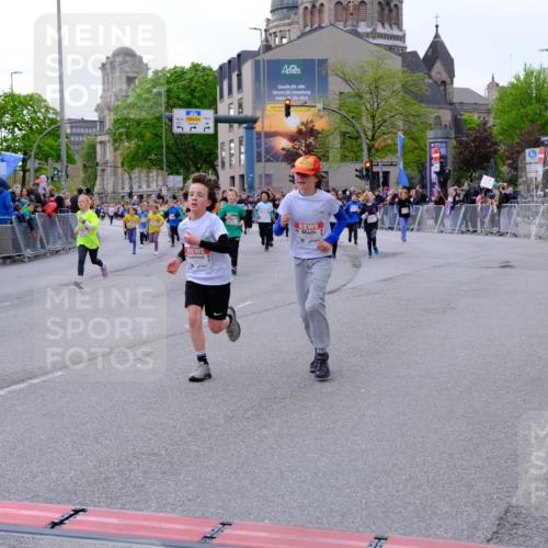 25.04.2026 - Das Zehntel Tim E. http://msf.ph/oto/9570106 25.04.2026 09:00:43 Ziel 1349, 1406, 1444, 1447, 1452, 1493, 1635, 1643, 1722, 1746, 1751, 1822, 1893, 1919, 2240, 2350, 2493, 2587, 2627, 2628, 2716, 2724, 2743, 2879, 2967, 3471, 3514, 3540, 3619, 3623, 3878 meine-sportfotos.de
