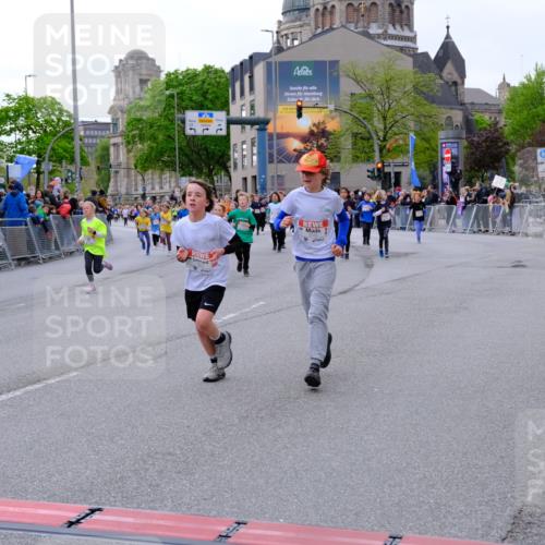 25.04.2026 - Das Zehntel Tim E. http://msf.ph/oto/9570107 25.04.2026 09:00:43 Ziel 1349, 1406, 1444, 1447, 1452, 1493, 1635, 1643, 1722, 1746, 1751, 1822, 1893, 1919, 2240, 2350, 2493, 2587, 2627, 2628, 2716, 2724, 2743, 2879, 2967, 3471, 3514, 3540, 3619, 3623, 3878 meine-sportfotos.de