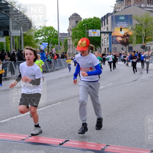 25.04.2026 - Das Zehntel Tim E. http://msf.ph/oto/9570111 25.04.2026 09:00:44 Ziel 1349, 1406, 1444, 1447, 1452, 1493, 1635, 1643, 1722, 1746, 1751, 1893, 1919, 2240, 2350, 2493, 2587, 2627, 2628, 2716, 2720, 2724, 2743, 2879, 2967, 3471, 3514, 3540, 3619, 3623, 3878 meine-sportfotos.de