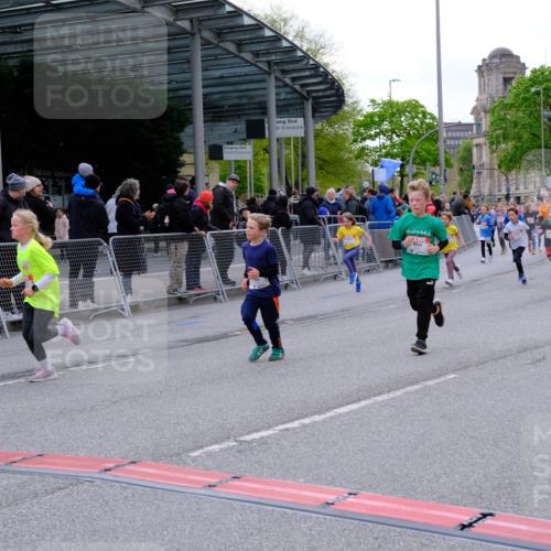 25.04.2026 - Das Zehntel Tim E. http://msf.ph/oto/9570116 25.04.2026 09:00:46 Ziel 1406, 1493, 1635, 1643, 1751, 1893, 1919, 2138, 2154, 2240, 2350, 2493, 2587, 2627, 2628, 2645, 2653, 2720, 2724, 2743, 2843, 2879, 2967, 3054, 3055, 3471, 3474, 3488, 3514, 3540, 3878, 3925, 4004 meine-sportfotos.de