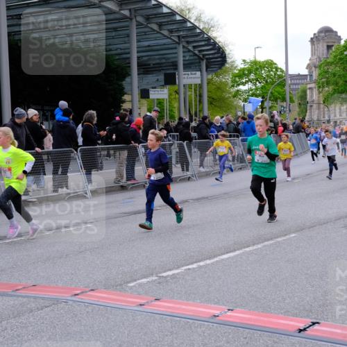 25.04.2026 - Das Zehntel Tim E. http://msf.ph/oto/9570117 25.04.2026 09:00:46 Ziel 1406, 1493, 1635, 1643, 1751, 1893, 1919, 2138, 2154, 2240, 2350, 2493, 2587, 2627, 2628, 2645, 2653, 2720, 2724, 2743, 2843, 2879, 2967, 3054, 3055, 3471, 3474, 3488, 3514, 3540, 3878, 3925, 4004 meine-sportfotos.de