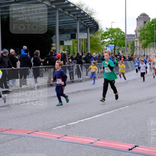 25.04.2026 - Das Zehntel Tim E. http://msf.ph/oto/9570118 25.04.2026 09:00:46 Ziel 1406, 1493, 1635, 1643, 1751, 1893, 1919, 2138, 2154, 2240, 2350, 2493, 2587, 2627, 2628, 2645, 2653, 2720, 2724, 2743, 2843, 2879, 2967, 3054, 3055, 3471, 3474, 3488, 3514, 3540, 3878, 3925, 4004 meine-sportfotos.de