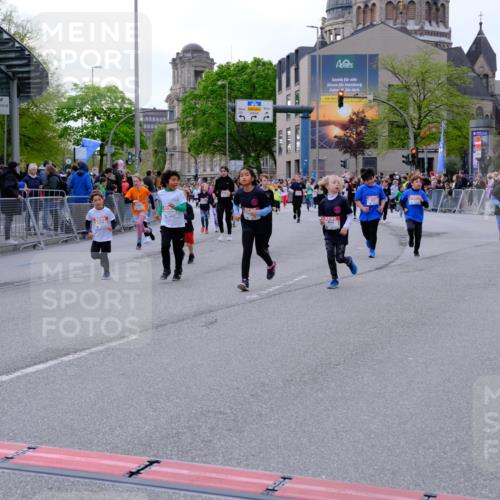 25.04.2026 - Das Zehntel Tim E. http://msf.ph/oto/9570120 25.04.2026 09:00:47 Ziel 1406, 1450, 1493, 1635, 1643, 1678, 1751, 1893, 1919, 2138, 2154, 2240, 2350, 2493, 2587, 2627, 2628, 2645, 2653, 2720, 2724, 2743, 2843, 2879, 2967, 3054, 3055, 3471, 3474, 3488, 3514, 3540, 3878, 3925, 4004 meine-sportfotos.de