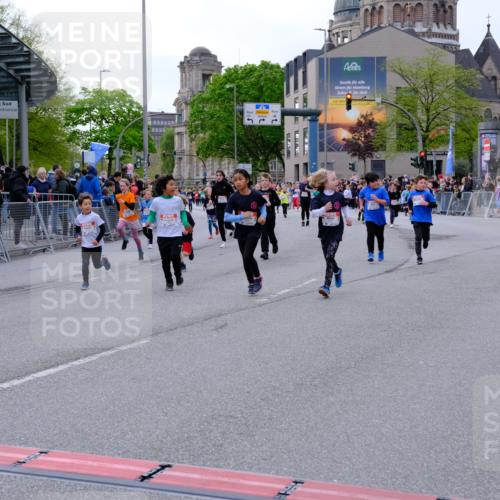 25.04.2026 - Das Zehntel Tim E. http://msf.ph/oto/9570122 25.04.2026 09:00:47 Ziel 1406, 1450, 1493, 1635, 1643, 1678, 1751, 1893, 1919, 2138, 2154, 2240, 2350, 2493, 2587, 2627, 2628, 2645, 2653, 2720, 2724, 2743, 2843, 2879, 2967, 3054, 3055, 3471, 3474, 3488, 3514, 3540, 3878, 3925, 4004 meine-sportfotos.de