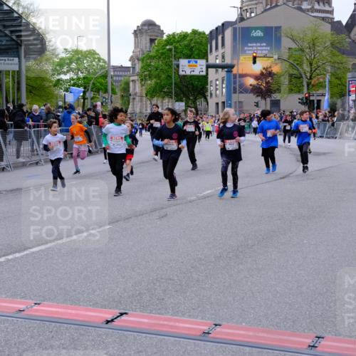 25.04.2026 - Das Zehntel Tim E. http://msf.ph/oto/9570124 25.04.2026 09:00:47 Ziel 1406, 1450, 1493, 1635, 1643, 1678, 1751, 1893, 1919, 2138, 2154, 2240, 2350, 2493, 2587, 2627, 2628, 2645, 2653, 2720, 2724, 2743, 2843, 2879, 2967, 3054, 3055, 3471, 3474, 3488, 3514, 3540, 3878, 3925, 4004 meine-sportfotos.de
