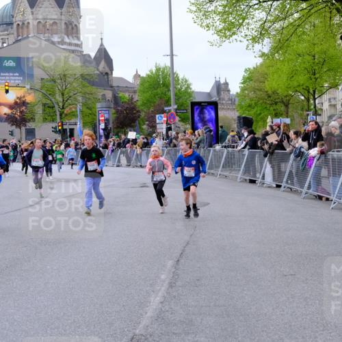 25.04.2026 - Das Zehntel Tim E. http://msf.ph/oto/9570125 25.04.2026 09:00:49 Ziel 1406, 1450, 1493, 1604, 1635, 1643, 1678, 1751, 1893, 1919, 2124, 2138, 2154, 2240, 2350, 2627, 2645, 2653, 2720, 2724, 2743, 2843, 2929, 2933, 2967, 3054, 3055, 3362, 3365, 3390, 3474, 3488, 3514, 3540, 3878, 3925, 4004 meine-sportfotos.de