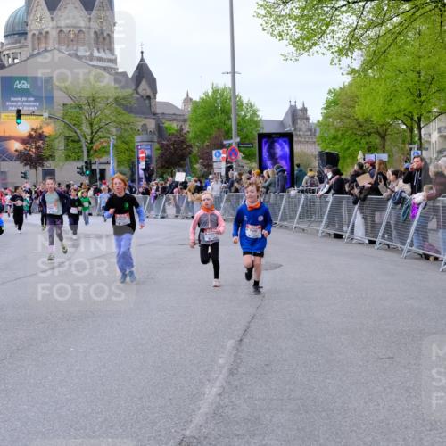 25.04.2026 - Das Zehntel Tim E. http://msf.ph/oto/9570127 25.04.2026 09:00:49 Ziel 1406, 1450, 1493, 1604, 1635, 1643, 1678, 1751, 1893, 1919, 2124, 2138, 2154, 2240, 2350, 2627, 2645, 2653, 2720, 2724, 2743, 2843, 2929, 2933, 2967, 3054, 3055, 3362, 3365, 3390, 3474, 3488, 3514, 3540, 3878, 3925, 4004 meine-sportfotos.de