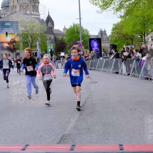 25.04.2026 - Das Zehntel Tim E. http://msf.ph/oto/9570128 25.04.2026 09:00:50 Ziel 1450, 1604, 1635, 1643, 1671, 1678, 1751, 1893, 1919, 2124, 2138, 2154, 2210, 2240, 2350, 2645, 2653, 2720, 2724, 2843, 2929, 2933, 2967, 3054, 3055, 3362, 3365, 3390, 3474, 3488, 3514, 3540, 3878, 3925, 4004 meine-sportfotos.de