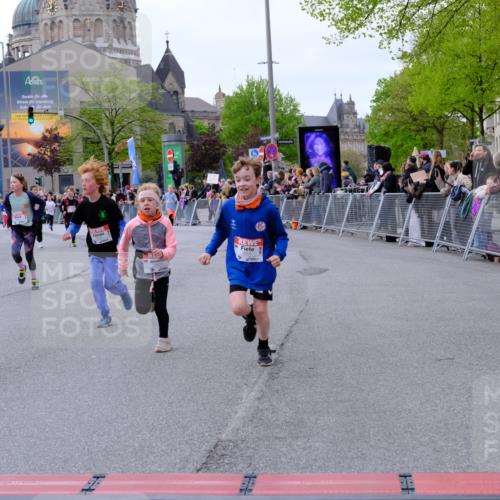 25.04.2026 - Das Zehntel Tim E. http://msf.ph/oto/9570129 25.04.2026 09:00:50 Ziel 1450, 1604, 1635, 1643, 1671, 1678, 1751, 1893, 1919, 2124, 2138, 2154, 2210, 2240, 2350, 2645, 2653, 2720, 2724, 2843, 2929, 2933, 2967, 3054, 3055, 3362, 3365, 3390, 3474, 3488, 3514, 3540, 3878, 3925, 4004 meine-sportfotos.de