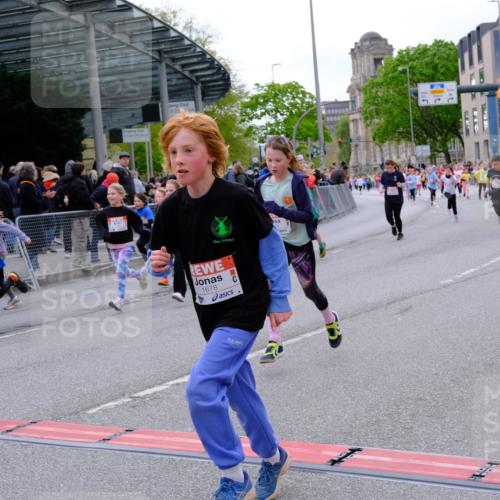 25.04.2026 - Das Zehntel Tim E. http://msf.ph/oto/9570137 25.04.2026 09:00:52 Ziel 1098, 1099, 1450, 1604, 1671, 1678, 1751, 1893, 1919, 2124, 2138, 2154, 2210, 2213, 2240, 2350, 2352, 2406, 2645, 2653, 2720, 2724, 2843, 2929, 2933, 3054, 3055, 3362, 3365, 3390, 3474, 3488, 3925, 4004 meine-sportfotos.de