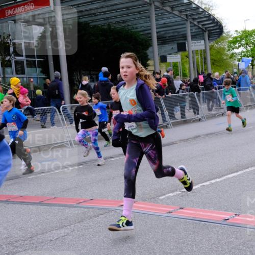 25.04.2026 - Das Zehntel Tim E. http://msf.ph/oto/9570140 25.04.2026 09:00:53 Ziel 1098, 1099, 1450, 1604, 1666, 1671, 1678, 1751, 1893, 1919, 2124, 2138, 2154, 2210, 2213, 2240, 2301, 2350, 2352, 2353, 2406, 2645, 2653, 2720, 2724, 2843, 2929, 2933, 3054, 3055, 3362, 3365, 3390, 3474, 3488, 3798, 3816, 3925, 4004 meine-sportfotos.de