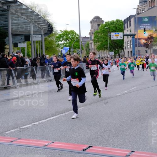 25.04.2026 - Das Zehntel Tim E. http://msf.ph/oto/9570147 25.04.2026 09:00:55 Ziel 1098, 1099, 1450, 1553, 1604, 1666, 1671, 1678, 2124, 2138, 2154, 2210, 2213, 2301, 2352, 2353, 2406, 2645, 2653, 2720, 2724, 2843, 2929, 2933, 3054, 3055, 3362, 3365, 3390, 3474, 3488, 3510, 3517, 3521, 3798, 3802, 3816, 3925, 4004 meine-sportfotos.de