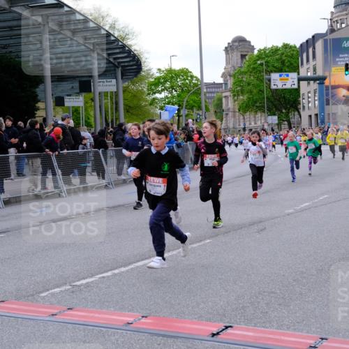 25.04.2026 - Das Zehntel Tim E. http://msf.ph/oto/9570149 25.04.2026 09:00:55 Ziel 1098, 1099, 1450, 1553, 1604, 1666, 1671, 1678, 2124, 2138, 2154, 2210, 2213, 2301, 2352, 2353, 2406, 2645, 2653, 2720, 2724, 2843, 2929, 2933, 3054, 3055, 3362, 3365, 3390, 3474, 3488, 3510, 3517, 3521, 3798, 3802, 3816, 3925, 4004 meine-sportfotos.de