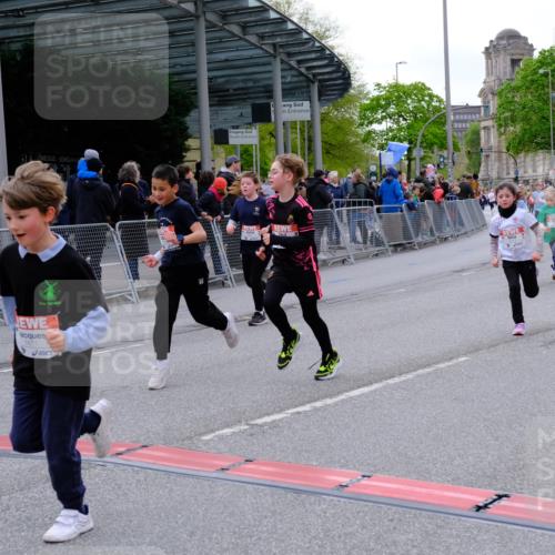 25.04.2026 - Das Zehntel Tim E. http://msf.ph/oto/9570153 25.04.2026 09:00:56 Ziel 1098, 1099, 1450, 1536, 1553, 1604, 1666, 1671, 1678, 2124, 2138, 2154, 2210, 2213, 2301, 2352, 2353, 2406, 2645, 2653, 2720, 2843, 2929, 2933, 3054, 3055, 3135, 3362, 3365, 3390, 3474, 3488, 3510, 3517, 3521, 3798, 3802, 3816, 3925, 4004 meine-sportfotos.de