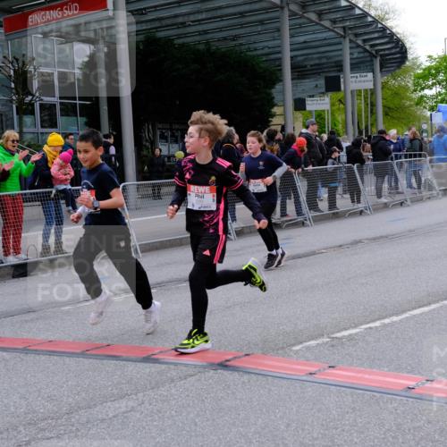 25.04.2026 - Das Zehntel Tim E. http://msf.ph/oto/9570158 25.04.2026 09:00:56 Ziel 1098, 1099, 1450, 1536, 1553, 1604, 1666, 1671, 1678, 2124, 2138, 2154, 2210, 2213, 2301, 2352, 2353, 2406, 2645, 2653, 2720, 2843, 2929, 2933, 3054, 3055, 3135, 3362, 3365, 3390, 3474, 3488, 3510, 3517, 3521, 3798, 3802, 3816, 3925, 4004 meine-sportfotos.de