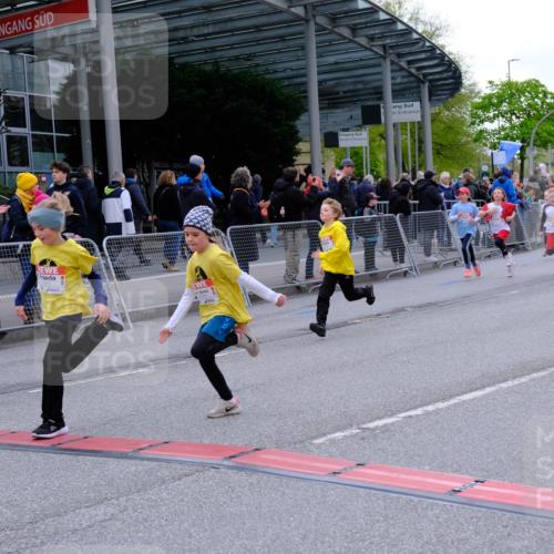 25.04.2026 - Das Zehntel Tim E. http://msf.ph/oto/9570168 25.04.2026 09:01:01 Ziel 1098, 1099, 1528, 1534, 1536, 1553, 1559, 1666, 1671, 2124, 2210, 2213, 2301, 2352, 2353, 2406, 2889, 2891, 2903, 2904, 2929, 2932, 2957, 3135, 3362, 3365, 3371, 3374, 3390, 3480, 3489, 3496, 3510, 3517, 3521, 3798, 3802, 3805, 3816 meine-sportfotos.de