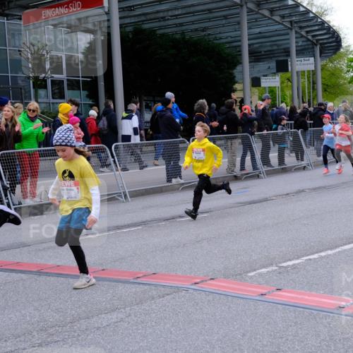 25.04.2026 - Das Zehntel Tim E. http://msf.ph/oto/9570171 25.04.2026 09:01:01 Ziel 1098, 1099, 1528, 1534, 1536, 1553, 1559, 1666, 1671, 2124, 2210, 2213, 2301, 2352, 2353, 2406, 2889, 2891, 2903, 2904, 2929, 2932, 2957, 3135, 3362, 3365, 3371, 3374, 3390, 3480, 3489, 3496, 3510, 3517, 3521, 3798, 3802, 3805, 3816 meine-sportfotos.de