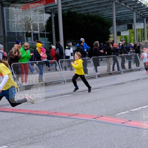 25.04.2026 - Das Zehntel Tim E. http://msf.ph/oto/9570173 25.04.2026 09:01:01 Ziel 1098, 1099, 1528, 1534, 1536, 1553, 1559, 1666, 1671, 2124, 2210, 2213, 2301, 2352, 2353, 2406, 2889, 2891, 2903, 2904, 2929, 2932, 2957, 3135, 3362, 3365, 3371, 3374, 3390, 3480, 3489, 3496, 3510, 3517, 3521, 3798, 3802, 3805, 3816 meine-sportfotos.de