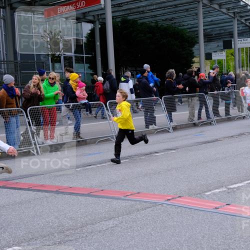 25.04.2026 - Das Zehntel Tim E. http://msf.ph/oto/9570174 25.04.2026 09:01:01 Ziel 1098, 1099, 1528, 1534, 1536, 1553, 1559, 1666, 1671, 2124, 2210, 2213, 2301, 2352, 2353, 2406, 2889, 2891, 2903, 2904, 2929, 2932, 2957, 3135, 3362, 3365, 3371, 3374, 3390, 3480, 3489, 3496, 3510, 3517, 3521, 3798, 3802, 3805, 3816 meine-sportfotos.de