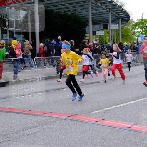 25.04.2026 - Das Zehntel Tim E. http://msf.ph/oto/9570178 25.04.2026 09:01:02 Ziel 1098, 1099, 1528, 1534, 1536, 1553, 1559, 1666, 1671, 2210, 2213, 2301, 2352, 2353, 2406, 2889, 2891, 2903, 2904, 2932, 2957, 3135, 3371, 3374, 3480, 3489, 3496, 3510, 3517, 3521, 3798, 3802, 3805, 3816 meine-sportfotos.de