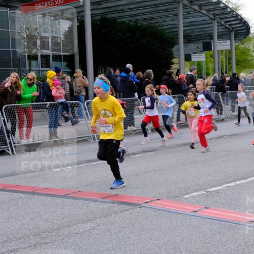 25.04.2026 - Das Zehntel Tim E. http://msf.ph/oto/9570180 25.04.2026 09:01:02 Ziel 1098, 1099, 1528, 1534, 1536, 1553, 1559, 1666, 1671, 2210, 2213, 2301, 2352, 2353, 2406, 2889, 2891, 2903, 2904, 2932, 2957, 3135, 3371, 3374, 3480, 3489, 3496, 3510, 3517, 3521, 3798, 3802, 3805, 3816 meine-sportfotos.de