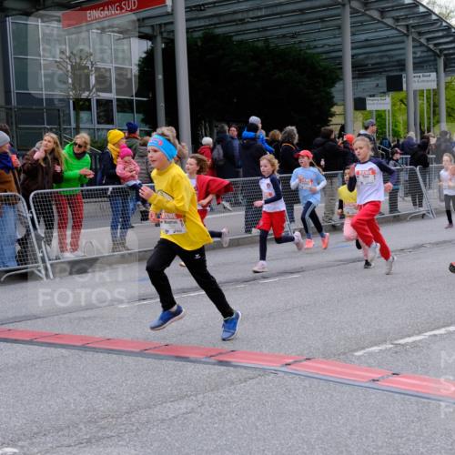 25.04.2026 - Das Zehntel Tim E. http://msf.ph/oto/9570181 25.04.2026 09:01:02 Ziel 1098, 1099, 1528, 1534, 1536, 1553, 1559, 1666, 1671, 2210, 2213, 2301, 2352, 2353, 2406, 2889, 2891, 2903, 2904, 2932, 2957, 3135, 3371, 3374, 3480, 3489, 3496, 3510, 3517, 3521, 3798, 3802, 3805, 3816 meine-sportfotos.de