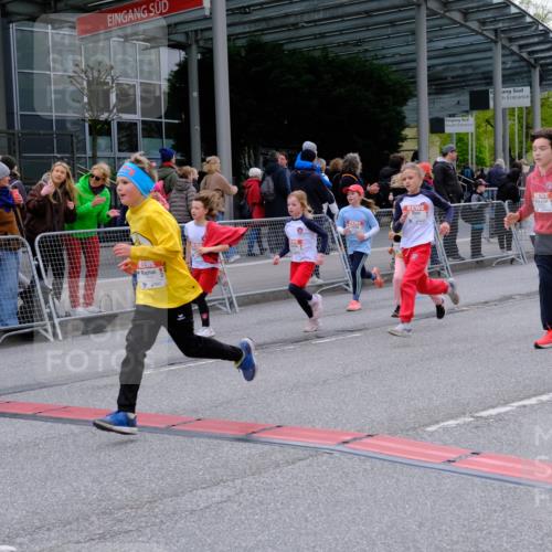 25.04.2026 - Das Zehntel Tim E. http://msf.ph/oto/9570182 25.04.2026 09:01:02 Ziel 1098, 1099, 1528, 1534, 1536, 1553, 1559, 1666, 1671, 2210, 2213, 2301, 2352, 2353, 2406, 2889, 2891, 2903, 2904, 2932, 2957, 3135, 3371, 3374, 3480, 3489, 3496, 3510, 3517, 3521, 3798, 3802, 3805, 3816 meine-sportfotos.de