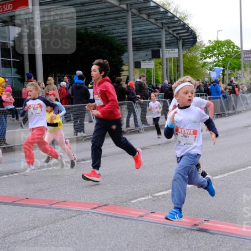 25.04.2026 - Das Zehntel Tim E. http://msf.ph/oto/9570184 25.04.2026 09:01:03 Ziel 1098, 1099, 1528, 1534, 1536, 1553, 1559, 1666, 2213, 2301, 2352, 2353, 2406, 2464, 2889, 2891, 2903, 2904, 2932, 2957, 2988, 2991, 3135, 3371, 3374, 3480, 3489, 3496, 3510, 3517, 3521, 3798, 3802, 3805, 3816 meine-sportfotos.de