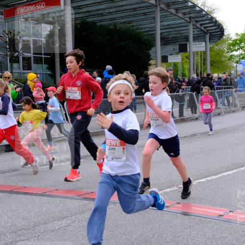 25.04.2026 - Das Zehntel Tim E. http://msf.ph/oto/9570187 25.04.2026 09:01:03 Ziel 1098, 1099, 1528, 1534, 1536, 1553, 1559, 1666, 2213, 2301, 2352, 2353, 2406, 2464, 2889, 2891, 2903, 2904, 2932, 2957, 2988, 2991, 3135, 3371, 3374, 3480, 3489, 3496, 3510, 3517, 3521, 3798, 3802, 3805, 3816 meine-sportfotos.de
