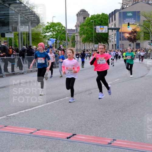 25.04.2026 - Das Zehntel Tim E. http://msf.ph/oto/9570189 25.04.2026 09:01:04 Ziel 1528, 1534, 1536, 1553, 1559, 1666, 2213, 2301, 2352, 2353, 2464, 2889, 2891, 2903, 2904, 2932, 2957, 2988, 2991, 3135, 3371, 3374, 3480, 3489, 3496, 3510, 3517, 3521, 3798, 3802, 3805, 3816 meine-sportfotos.de