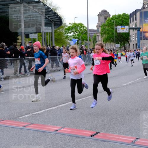 25.04.2026 - Das Zehntel Tim E. http://msf.ph/oto/9570192 25.04.2026 09:01:05 Ziel 1528, 1534, 1536, 1553, 1559, 1666, 2301, 2353, 2464, 2889, 2891, 2903, 2904, 2932, 2957, 2988, 2991, 3135, 3371, 3374, 3477, 3480, 3489, 3490, 3496, 3510, 3517, 3521, 3798, 3802, 3805, 3816 meine-sportfotos.de