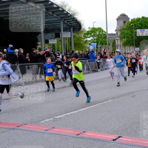 25.04.2026 - Das Zehntel Tim E. http://msf.ph/oto/9570214 25.04.2026 09:01:10 Ziel 1101, 1109, 1114, 1559, 1891, 1910, 1930, 2201, 2250, 2256, 2464, 2572, 2661, 2889, 2891, 2903, 2904, 2932, 2957, 2988, 2991, 3371, 3374, 3477, 3480, 3489, 3490, 3496, 3543, 3790, 3805 meine-sportfotos.de